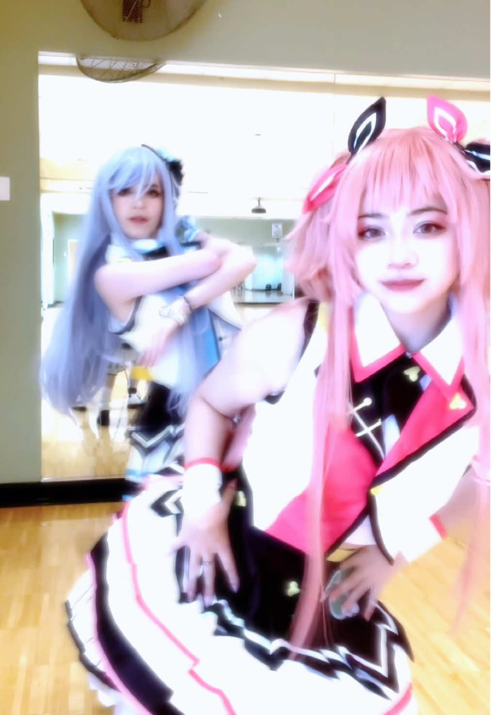 blinding ahh filter #moremorejump #pjsekai  @Savmii 💢‼️ lesbians again