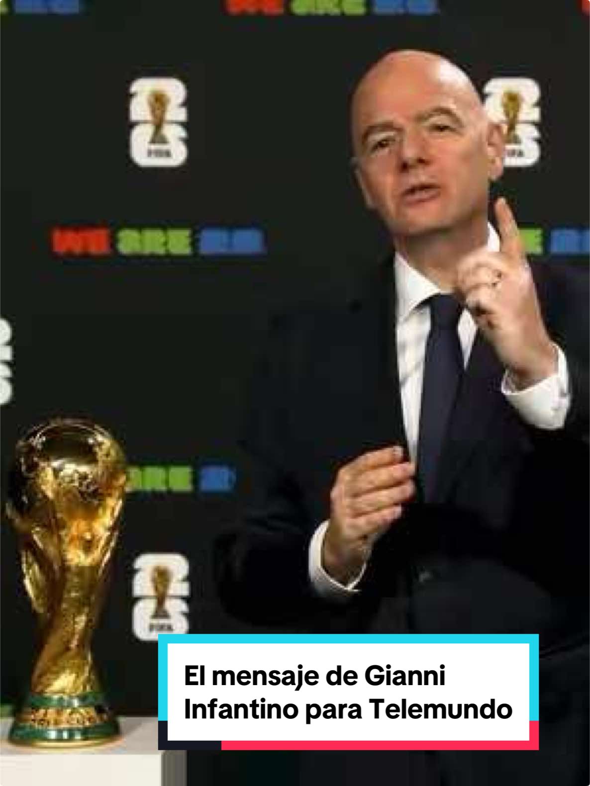 ¡El mensaje de Gianni Infantino a un año del Mundial! 🏆🌍 El presidente de la FIFA nos mandó un mensaje EN EXCLUSIVA a 365 días del silbatazo inicial de la Copa del Mundo 2026. 🗣️📬 La cuenta regresiva ha comenzado y la cita más grande del fútbol ya se siente. ⏱️ Disfruta de la Copa Mundial de la FIFA 26™ el próximo verano en español por Telemundo y Peacock. 🎙️📺⚽️ #Somos26 #RumboAlMundial #MundialTelemundo