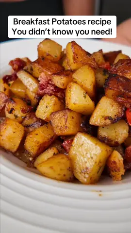 Once you start eating these breakfast potatoes, you’ll never go back to regular potatoes ever again  Ingredients! 1 teaspoon onion powder, 1 teaspoon garlic powder, 1 teaspoon paprika, 1 teaspoon dry parsley, 1 teaspoon creole seasoning, onion, and bell peppers, and bacon