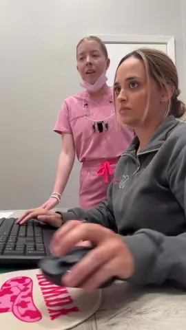 Sometimes you just need your entertainment monkey 🐒 #dentalhumor #Dentaltok #dentist #dentalhumor #officehumor #entertainmentmonkey