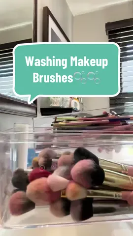 No better feeling than all your makeup brushes clean🫧🫧#washingmakeupbrushes #makeupbrushcleaning #zote #cinemasecrets #sigmabeauty 