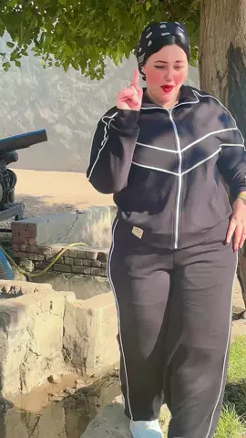 بعينك 😂🤷🏻‍♀️#fyeシ #viral #fouryou #foryoupage #explore #مشاهدات 