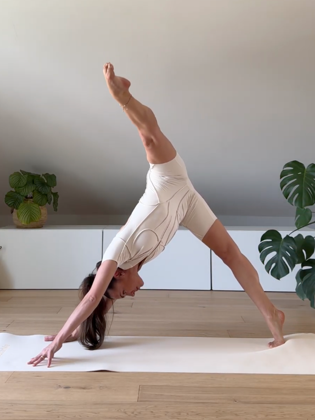 Your body knows the way. Just follow, and help it by choosing flawless fits for harmony with the outside world ♡ *available at @bettermestore