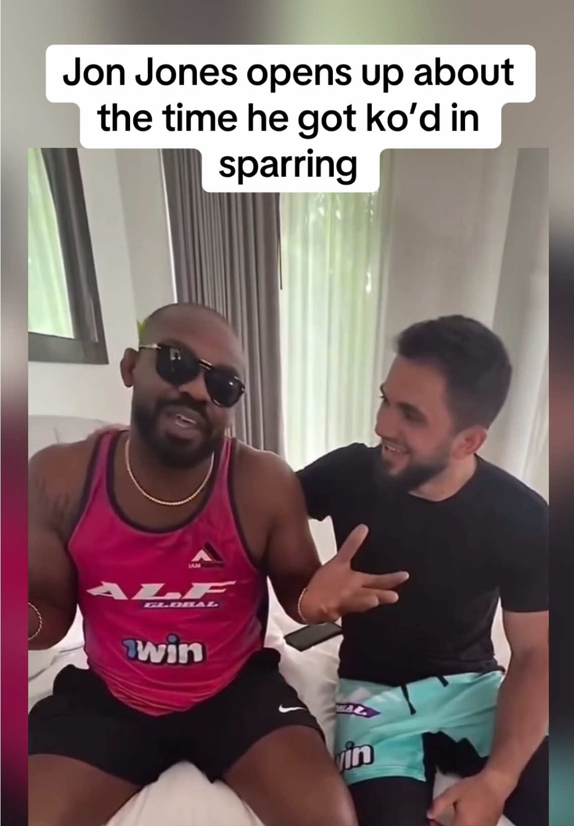 Jon Jones shares a story of the time he got ko’d in sparring #UFC #legend #jonjones #knockout #story 