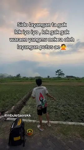 Layangan dulu baru kamu! #lembusurokite #layangan #layanganviral #lembusurokite #layanganlembusuro #storylayangan #layanganputus #foryou #4you 