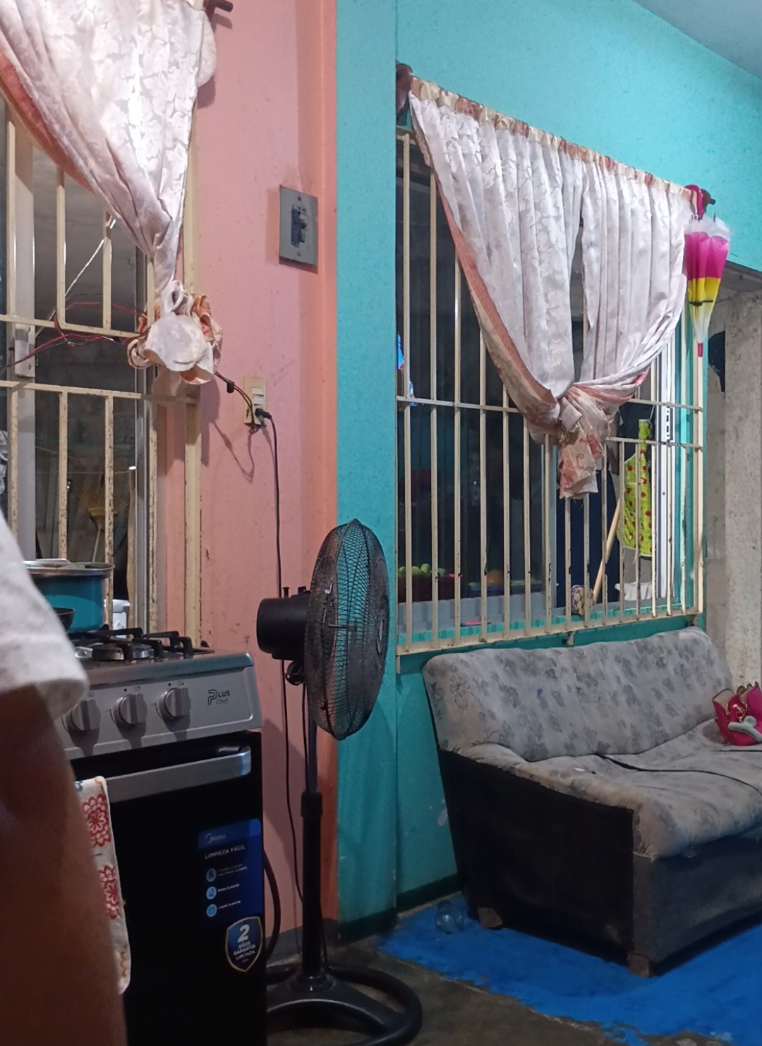 Cuando mamá anda de malas🤣  #viralvideos #parati #tiktok #comedia #humor #risa #mamá #hijos #risas 