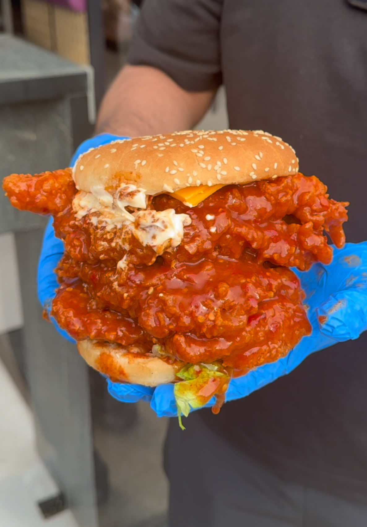 MANCHESTER’S CRAZIEST SPICIEST DIP SAUCE 🔥🥵! @New York Krispy Fried Chicken  #manchester #spicydipburger #newyorkkrispy #cheethamhill #spicy #halalmunchies #halal #thatisamunch #trending #Foodie #foodreview #viral #fyp