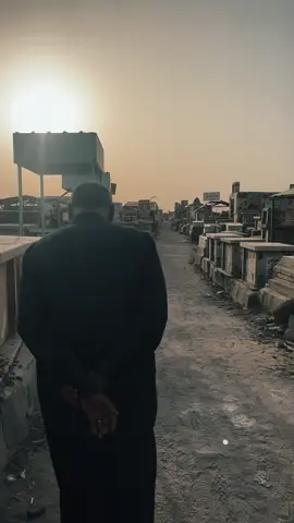 كل ليلةٍ أنتظر أن تزوريني في منامي، أبحث في ظلام البُعد عن ملامحكِ، أُحدِّقُ في النجوم كأني سأراكِ بينها، وأعود من جديد إلى حيرتي: أين رحلتِ؟ وكيف أمضي العمر دون نور عينيكِ؟ تعالي ولو للحظة، كي يهدأ قلبي قليلاً. #الفاتحة 