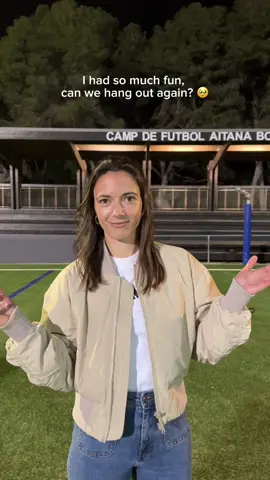 Hanging out with @Aitana Bonmatí >>> #bffs #football #adidas 