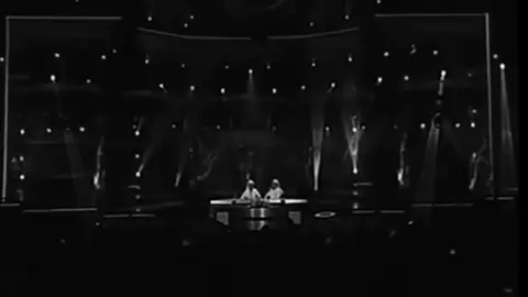 محبة راع الردى ما يبيها . 