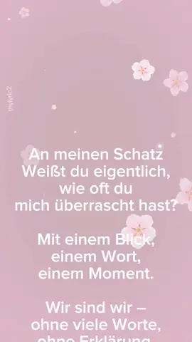 An meinen Schatz – du bist mein Lieblingsgrund zu lächeln. Danke, dass du da bist, auf so viele kleine, süße Arten. ♥️#Liebeserklärung #Herzensmensch #Dankbarkeit #MeinSchatz #LiebeDesLebens #wirbeide  #zweisamkeit #Paar #Schatzi #Liebenwir  #Herzensworte #Liebesbotschaft #mitdir  #EchteLiebe #Zeilen #Gedichte  #Beziehung #Danke  #DuUndIch #Liebeszitate 
