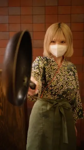 A boss who entertains his employees  IB:@Mariana Zambrano  #cleopatra 