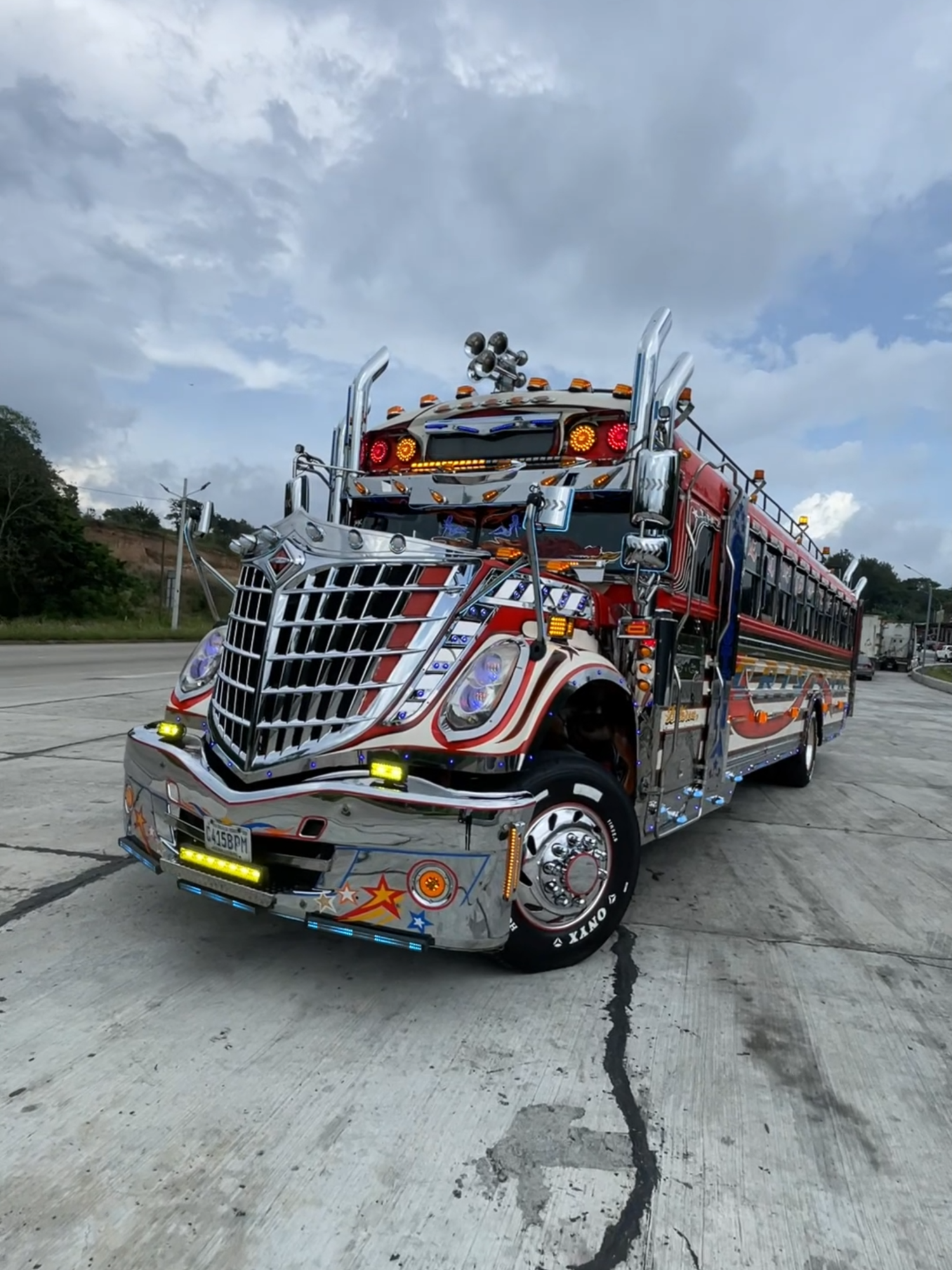 El mejor bus con 8 escapes modificados de toda Centro America #busesguatemala #busesmodificados #fyp #guatemala #santarosa #barberena