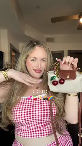 Un outfit muy colorido 💕🍒✨🌈 to go get my nails done 💅🏻  Matching set: @target  Bag: @Longchamp  #fyp #OOTD #matchingset #arizona #fashioninspo #fashiontiktok #outfitinspo #outfitideas #targetfinds #longchamplepliage 