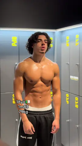 Elle se tait ? 👻yanis.bgh07👻 #fyp #viral #trend #pourtoi #pt #motivation #business #gym #GymTok 