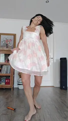 💃🎶 Dance and music bring positive energy. 💎 I dance for you with great love – with a diamond heart👉🤗❤️🍫 💬🌟 Comment if you feel the light with me. Thank you 🫶 #fyp #dancetok #tik_tok  #positivityvibes #smile #foru #danc #dancer #stellart #dancelover #souldancers #performanceart #newdancer #2025 #favoritesongs #diamondheart 