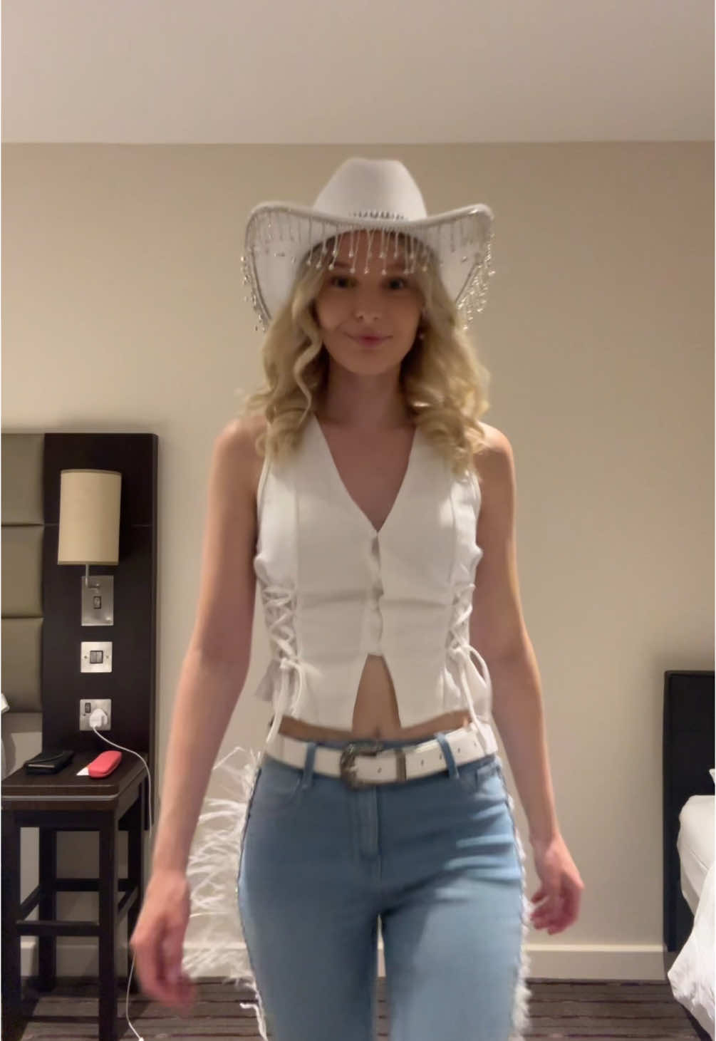 My cowboy carter outfit London 2025🤍🇺🇸💸🏇 #cowboycarter #beyoncé #beyhive #cowboycarteroutfit #cowgirl #westernfashion #beyhive🐝 