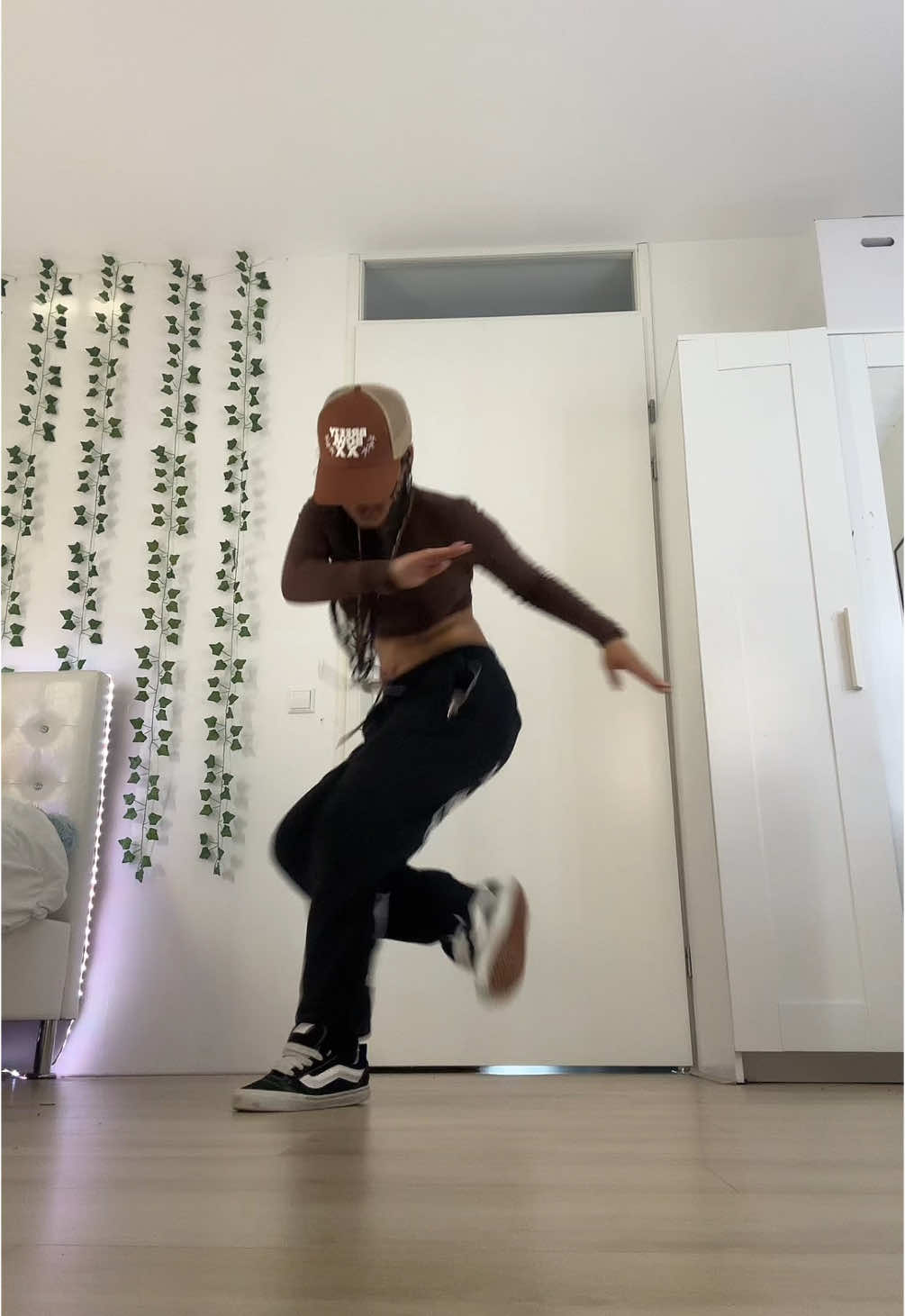 “Forever on the dancefloor”♾️🔥 by the one and only @chrisbrownofficial | still a banger till this day! #fyp #dancer #forever #chrisbrown #zyxbca #blowthisup #viraal #dancehall #blowup #goviral #dancetrend #choreography #foreverdance #chris #foreveronthedancefloor #foryouu #bestdance #dancetrend #breezy #chrisbreezy #breezybowl #choreography 