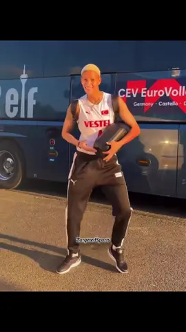 Iconic dances of Melissa Vargas👏👌 #vargas #volleyball #womanpower #dance #explore #viralvideo #trend #funny