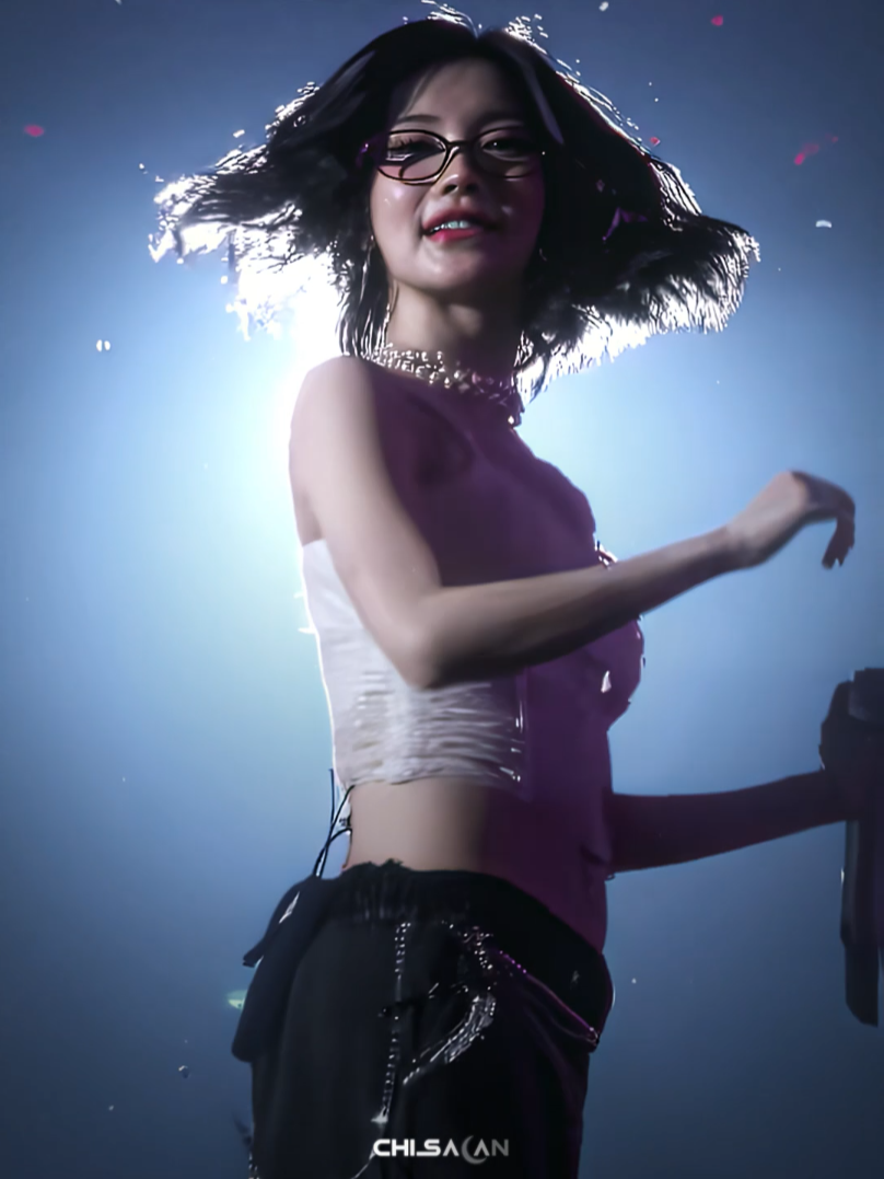 #asa ~ skip if u can!! 🐰 || Take a look my saved videos for spesific member edit!! || || ac :🎵 Toxic - Britney Spears  || Fancam : @Team Pharita @asakcbm and on xiaongahu [tell me if you are not mentioned]. TYSM 💛✨ || #chisacan #jangmisq #babymonster #babymonsteredit #kpopedits #kpop #fyp #enamiasa #asababymonster  || 📸Fancam World Tour Asa Babymonster Edit