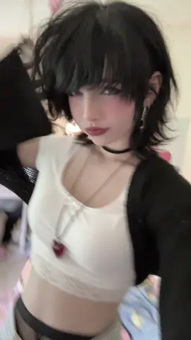 went shopping w/ friends and i got some good deals, life is good 💪🏻💪🏻