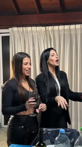 Si están secuestrados pestañeen 🤣🤣🤣 tuvimos que hechar a dos personas del cumple de Renato @LUCHI @martuupereyra (pd. Para los sensibles es #HUMOR) 