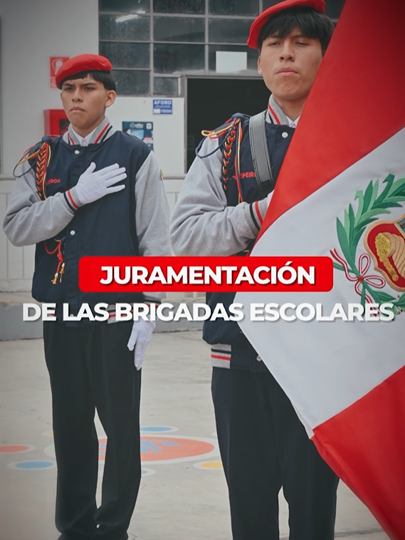 🎖️✨ ¡Nuestros líderes del mañana ya están en acción! Vivimos un día lleno de emoción y compromiso durante la juramentación de las brigadas escolares. Oliverinos que hoy asumen un rol clave en la construcción de una comunidad educativa más solidaria y unida. 💪📚 Y qué mejor forma de empezar esta misión que con el izamiento de nuestra bandera, símbolo del orgullo y amor por el Perú 🇵🇪❤️. #SacoOliveros #BrigadaEscolar #SistemaHelicoidal