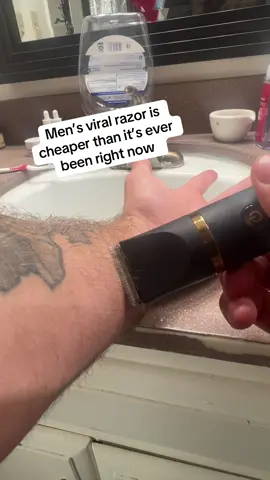 Didn’t expect this lil thing to work so good 😂 3-in-1 trimmer is actually solid #tiktokshop #3in1trimmer #menscare #cleanlook 