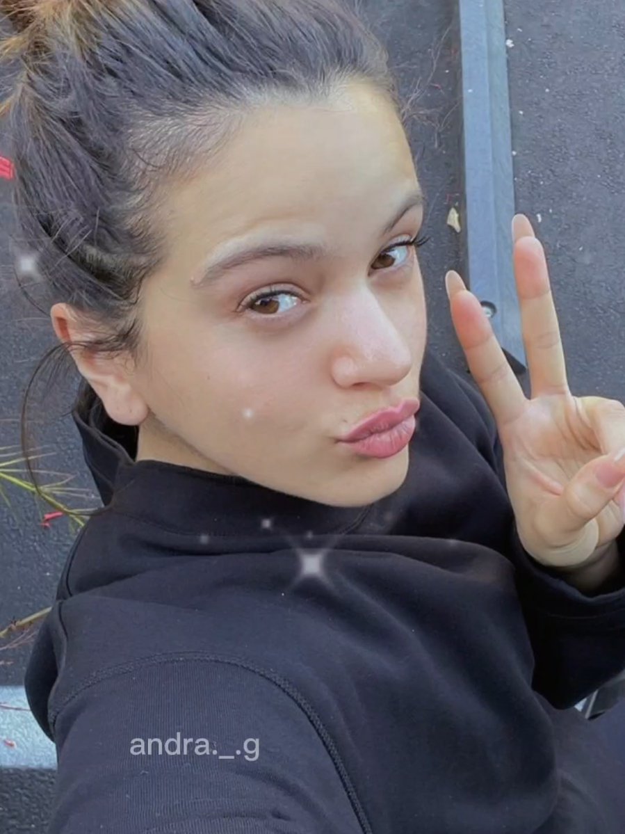 Rosalía🥰🩷 (video made by me)✨️🦋 @La Rosalia  #rosalia #larosalia #fan #edit #videoedit #motomami #motomamitour #motomamiworldtour #rosaliamotomami #foryou #foryoupage #fyp #parati 