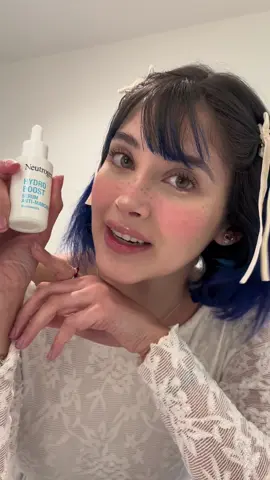 Empezar el día con piel radiante es mi nueva rutina ✨ Este boost de Neutrogena®️ dejó mi piel suave, luminosa y con ese glow que dura todo el día 💖 ¿Ya lo probaron? Porque yo ya no salgo sin él 👜🌸 #DaleUnBoostALaVitalidadDeTuPiel 