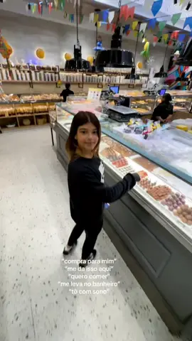 Quer tudo em todo lugar 🫠🤡 #maeefilha #maternidade 