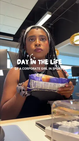 The weather has been all over the place. I miss Fall/Winter. Work Day in the Life of a Corporate Girl | Work Routine for Women | #workdayinmylife #corporategirlies #blackgirlmagic #blackgirlcontentcreator #nashville 