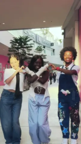Help this was our 2nd take @lyn-z #lovelanguage #txt @TOMORROW X TOGETHER 