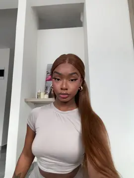 Todas te envidian, y tú nomas de muñequita 