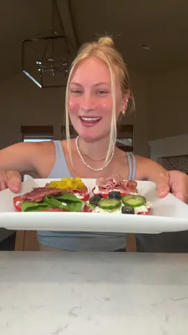 TOMATO FLIGHT!!! 🍅🥬🧀🥓 This was DELICIOUS and I definitely recommend!! #tomatoflight #tomatogirlsummer #fyp #tomatoflights #tastetest #newrecipe 