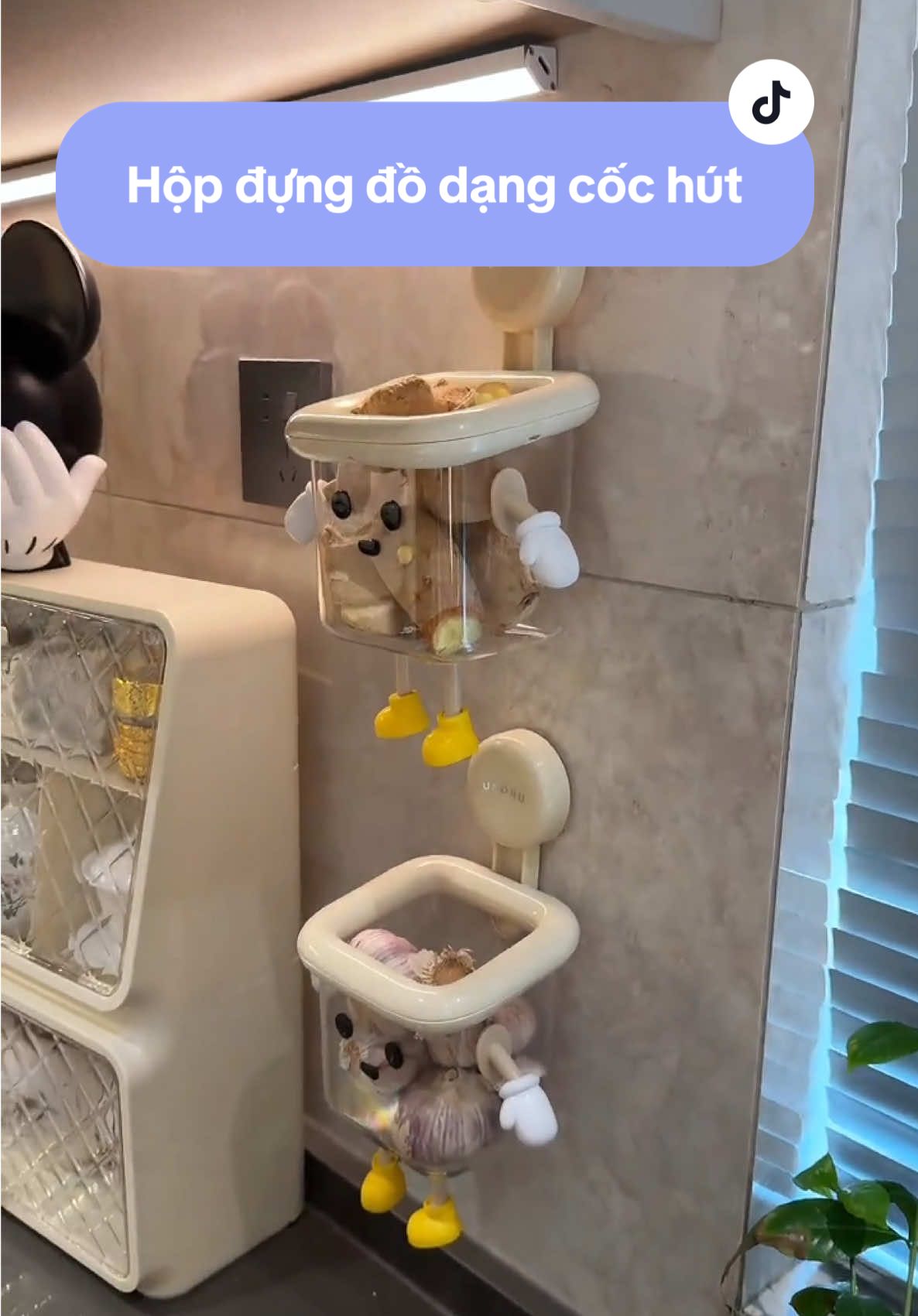 Hộp đựng đồ hình mặt cười dạng cốc hút siêu dễ thương, thiết kế dạng cốc hút dễ lắp đặt và tháo rời!