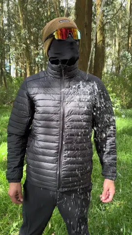 🧥 Nueva Chaqueta Columbia Silver Falls Ligera❄️ 🌬️ Ideal para el frío, viento y días de llovizna gracias a su tecnología Omni-Shield, que repele la humedad y las manchas. 🔥 Aislante térmico Thermarator ✅ Calor sin peso: atrapa el calor incluso cuando está mojada ✅ Súper liviana: ¡se guarda en su propio bolsillo! ✨ Detalles que marcan la diferencia: ✔️ Bolsillos con cierre ✔️ Puños elásticos y dobladillo ajustable ✔️ Forro suave y cómodo ✔️ Ajuste activo que se mueve contigo 📏 Tallas disponibles: S-M-L-XL 💵 Precio: $135 📍 Disponible en nuestra tienda en Machachi 📦 ¡Hacemos envíos a todo Ecuador! 🇪🇨 #columbia #chaqueta #chaqueta #jackets #Outdoors #trekking #aventura #ecuador #kalethboutique #quito #sangolqui #cuenca #ambato #viral #machachi #kalethboutique
