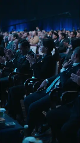 Hadir di Forum Infrastruktur Internasional: Belajar, Terinspirasi, dan Siap Berkolaborasi Hari ini saya menghadiri International Infrastructure Conference, forum lintas negara yang membahas pembangunan infrastruktur masa depan yang berkelanjutan, merata, dan berdampak langsung bagi masyarakat. Saya mengapresiasi arahan dari Bapak Menteri Koordinator Bidang Infrastruktur yang menegaskan bahwa: “Prosperity must be inclusive.” Kemakmuran harus menyentuh semua lapisan masyarakat — terutama mereka yang berada di wilayah tertinggal, terdepan, dan terluar (3T). Pembangunan, kata beliau, bukan sekadar membangun jalan, pelabuhan, atau jembatan. Tapi harus mampu meningkatkan kualitas hidup rakyat, membuka akses bagi yang selama ini terpinggirkan, dan memastikan tidak ada daerah yang tertinggal. Saya membawa pulang banyak inspirasi dan wawasan untuk Maluku Utara — agar pembangunan tidak hanya besar secara fisik, tapi juga mengangkat harkat dan martabat manusia. “Infrastruktur adalah jembatan menuju keadilan sosial.” “Infrastructure is a bridge to social justice.” #gubsherly #sherlylaos #malukuutara