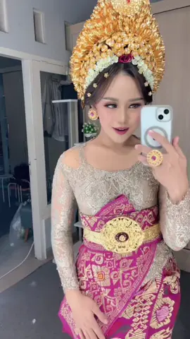 Grrrrregetan kalo kalian gak makeup di @prada bali wedding karena sebagus itu guys! #weddingba #riasngidih #makeupbali #makeupngidih 