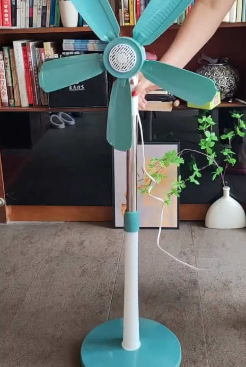5 Blade Stand Fan Big Wind Portable Electric Floor Fan Adjustable Standard Electric Fan #TikTokShop #foryou #fyp #goodthing 