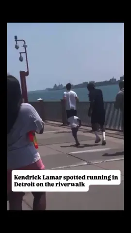Kendrick Lamar spotted running in Detriot on the riverwalk #kendricklamar #detroit #grandnationaltour #riverwalk #fyp