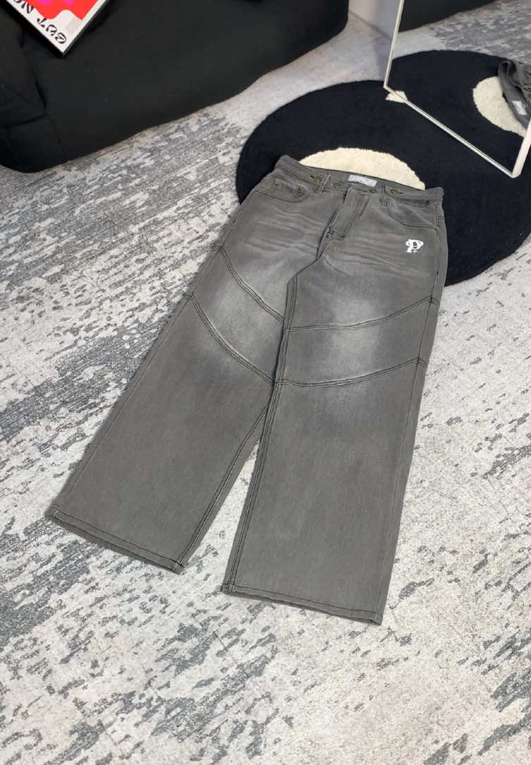 @PluviophileOfficial #baggy #baggyjeans #baggypecahpola #celanagombrong 