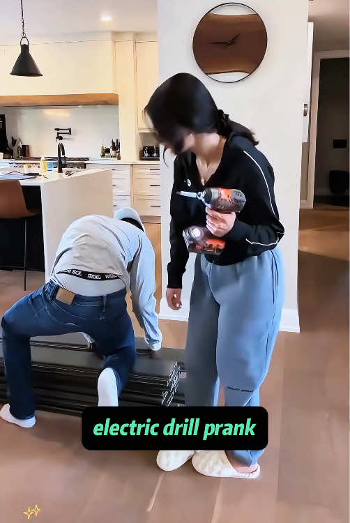 Drill prank 😂😂#funny#fyp#funnyvideos #foryou #scarecam#funnyprank #usa🇺🇸 #funnytiktok 