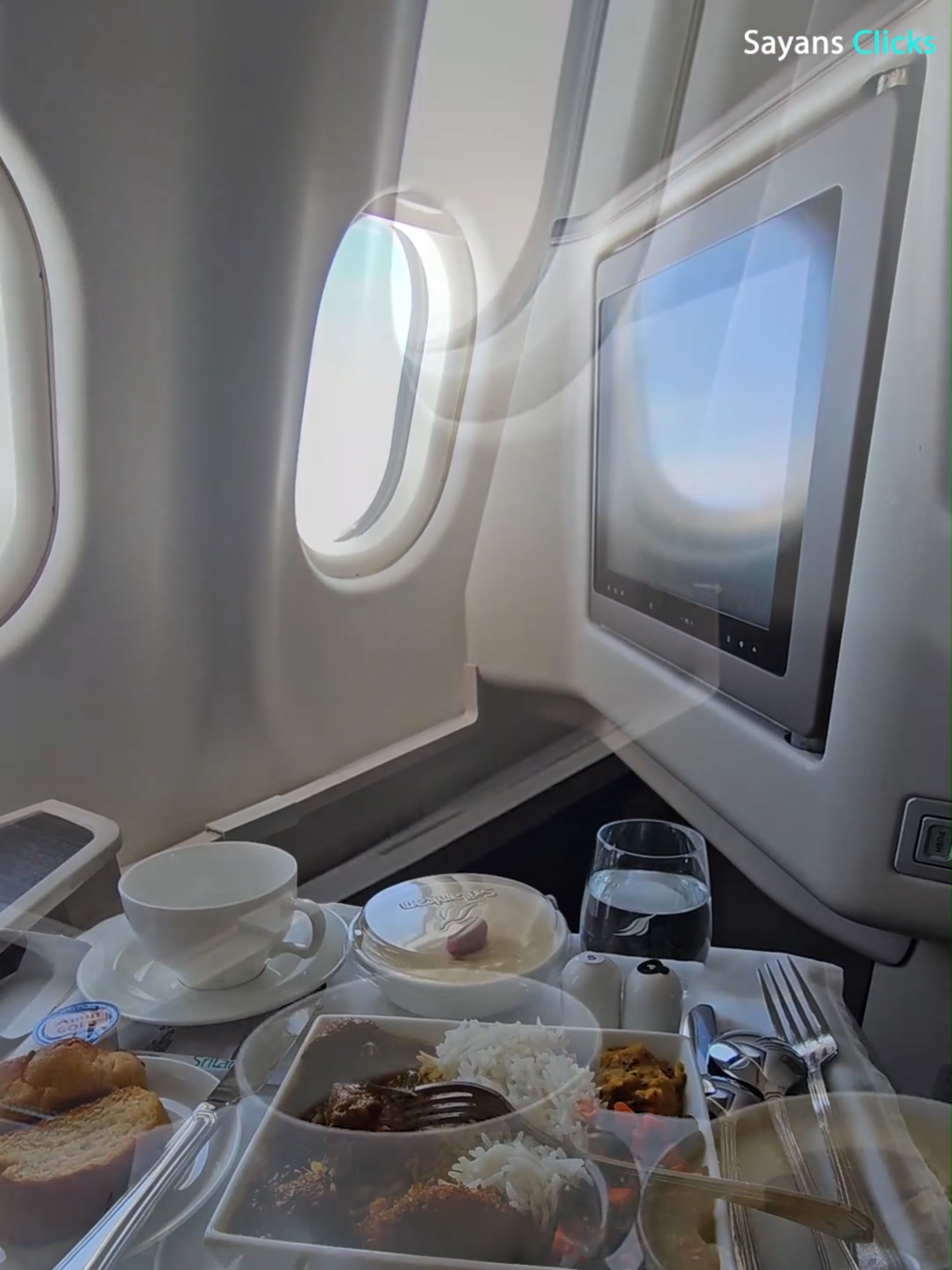 Everything I had in My 1-Hour SriLankan Airlines Flight | Business Class |  Airbus A330-300 #srilankanairlines #airbusa330300 #InflightMeals #travelvlog #businessclass #businessclasstravel