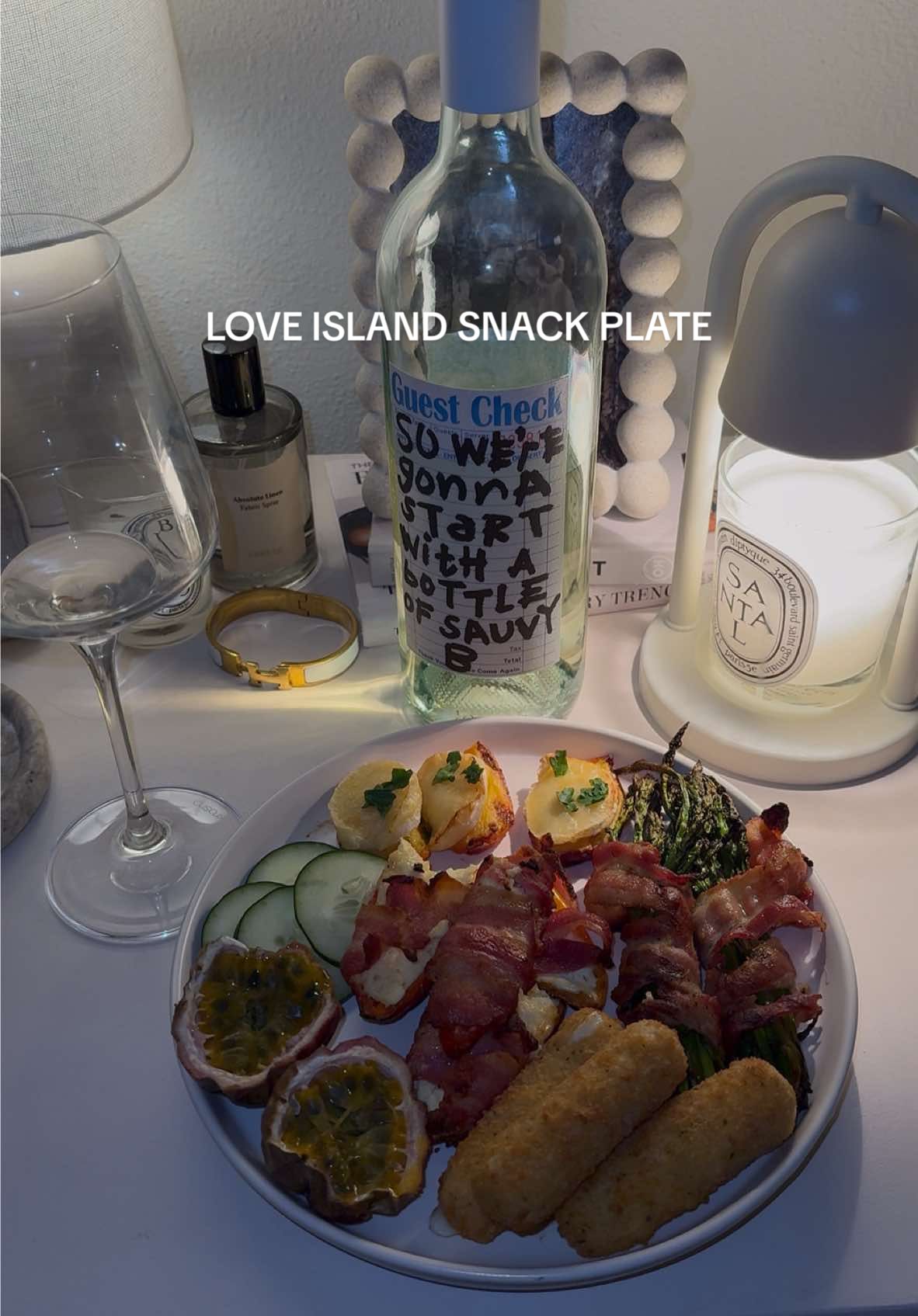 Girl dinner + love island 🫶🏻 #loveislandusa #snackplate #snackplateinspo #girldinner #loveislandspoilers #lazygirlsnack #airfryersnacks #winc #wincwine #laundryroomstudios #guestcheckart @Laundry Room Studios @winc @Love Island USA 