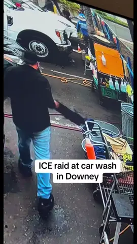 Solo están trabajando, 😭 ganándose el pan de cada día 💔 que triste es todo esto que está pasando, Dios proteja a toda esa gente que sale todas las mañanas a trabajar 🙏🏼🙏🏼🤍 #downey #losangeles #redadas #ice 