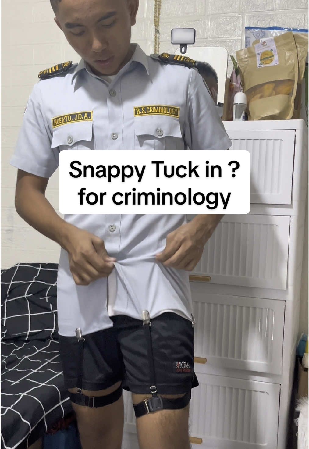 Replying to @@just_say_drey  bili na buddy🤝 para snappy nadin tuck in mo💯 #shirtstaysbelt #tuckin #tuckinyourshirt #criminology #criminologystudent 