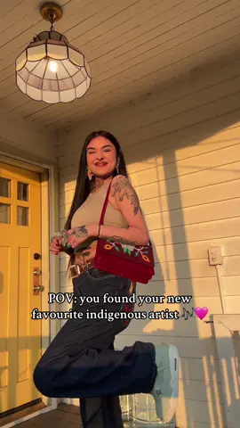 Heelllerrr! I’m Tia Wood ⭐️🩷🎶 #indigenous #native #nativetiktok #IndigenousTikTok #singer #singersongwriter #artist 