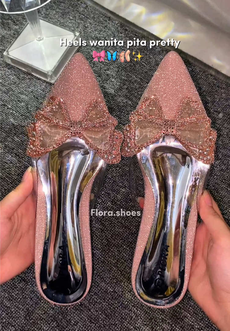 Heels wanita #rekomendasiheels #rekomendasi #heelspita #heelscantik #heelslebaran #heelspesta #heels #heelswanita #heelspesta #heelslebaran  #heelsundangan #heelsWedding #heelskondangan #fyourpage #fyp ##4u #heelselegant #heelscantik #rekomendasi #4upageシ #wibgajian #belilokal  #CapCut 