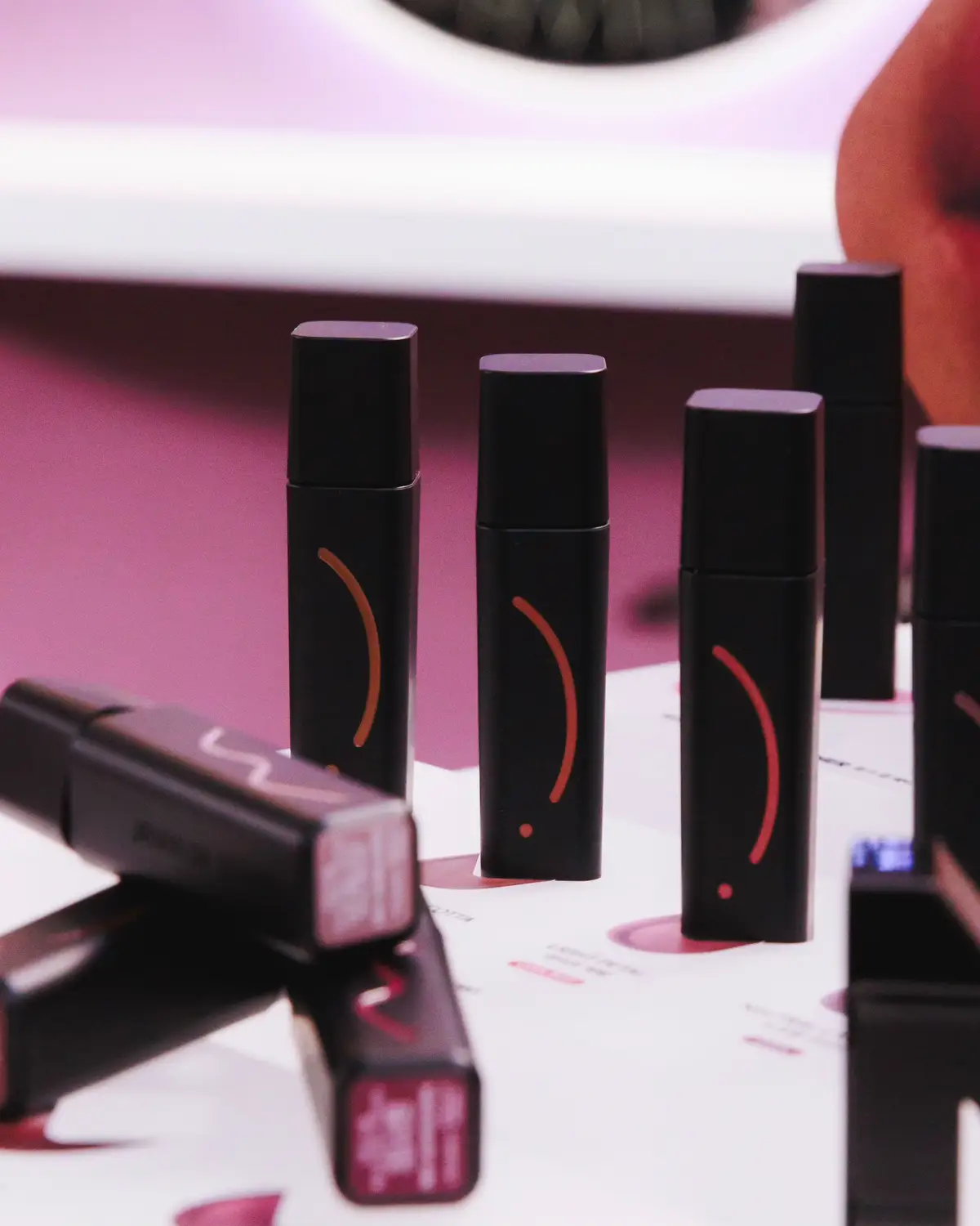 Face on Wink out 💫 อัปเกรดเมคอัพลุคของคุณให้ปังขึ้น ด้วยเฉดสีใหม่ที่ออกแบบเพื่อสาวไทยโดยเฉพาะ ลองเฉดสีจริงได้แล้ววันนี้ไม่ว่าจะเป็น Wink Foundation Pact / Wink Cushion Glow / Wink Lip Shade Primer/ Wink Eye Shade Primer / Wink Eye Shimmer Light ที่ Eveandboy ทุกสาขา #JavinDeSeoul #JavinDeSeoulTH #FaceOnWinkOut #ebjavindeseoul #eveandboy